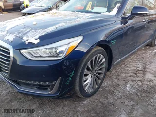 2018 Genesis G90 3.3T Premium with VIN KMHG34JA5JU043341, listed as a IAAI auction lot 41272841 with 33,527 mi miles. Bid and sale history available at carsss.com. Image 6.