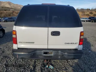 2003 Chevrolet Suburban LT with VIN 3GNGK26U63G257735, listed as a Copart auction lot 76520384 with 213,129 mi miles and Salvage Title. Bid and sale history available at carsss.com. Image 6.