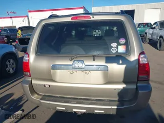 2006 Toyota 4Runner SR5 with VIN JTEBU14R268066938, listed as a IAAI auction lot 41876411 with 206,776 mi miles. Bid and sale history available at carsss.com. Image 16.