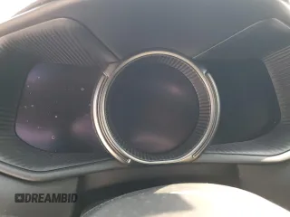 2017 Aston Martin DB11 z VIN SCFRMFAV1HGL02166, wystawiony jako Copart lot #68754174 z przebiegiem Nie podano mil oraz Szkody całkowita. Historia ofert i sprzedaży dostępna na DreamBid. Obrazek 9.