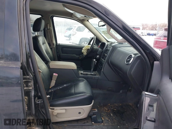 2008 Ford Explorer Sport Trac XLT with VIN 1FMEU51E98UB26147, listed as a IAAI auction lot 41240474 with 245,797 mi miles and . Bid and sale history available at DreamBid. Image 5.