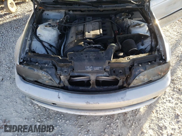2003 BMW 3 Series 330i with VIN WBAEV534X3KM05095, listed as a Copart auction lot 82410974 with 220,644 mi miles and Salvage Title. Bid and sale history available at carsss.com. Image 12.