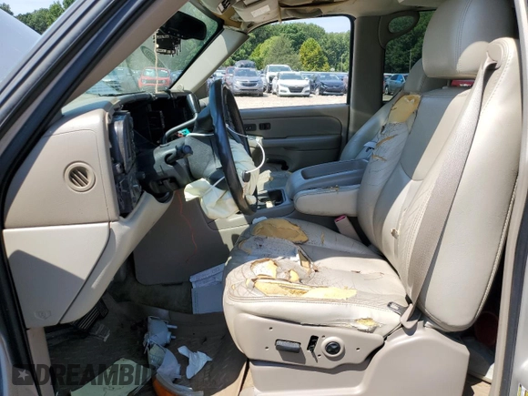 2004 Chevrolet Suburban Z71 with VIN 3GNFK16Z74G305505, listed as a Copart auction lot 68907834 with 0 mi miles and Salvage Title. Bid and sale history available at carsss.com. Image 7.