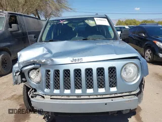 2013 Jeep Patriot Sport with VIN 1C4NJPBA5DD186974, listed as a IAAI auction lot 41900552 with 127,717 mi miles. Bid and sale history available at carsss.com. Image 12.