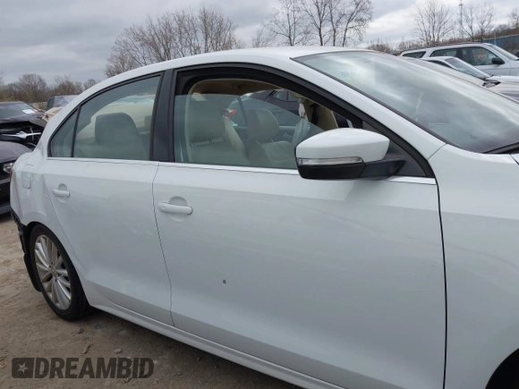 2016 Volkswagen Jetta Sedan 1.8T SEL with VIN 3VWL07AJXGM214382, listed as a IAAI auction lot 42042424 with 1 mi miles. Bid and sale history available at carsss.com. Image 13.