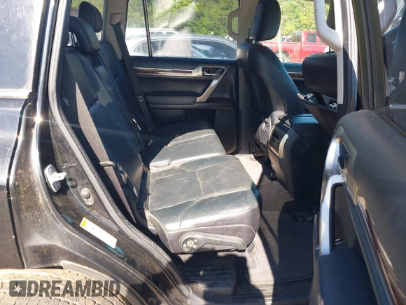 2014 Lexus GX with VIN JTJBM7FX1E5072455, listed as a IAAI auction lot 42133000 with 251,879 mi miles. Bid and sale history available at carsss.com. Image 5.