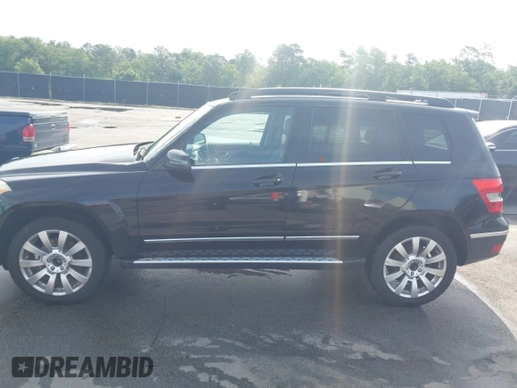 2010 Mercedes-Benz GLK 350 with VIN WDCGG8HB5AF285415, listed as a IAAI auction lot 42188423 with 105,047 mi miles and . Bid and sale history available at DreamBid. Image 14.
