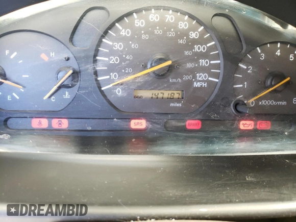 2001 Mitsubishi Galant ES z VIN 4A3AA46G41E110547, wystawiony jako Copart lot #70251704 z przebiegiem 147 187 mil mil oraz Szkoda całkowita • Salvage title. Historia ofert i sprzedaży dostępna na DreamBid. Obrazek 9.