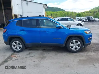 2018 Jeep Compass Altitude z VIN 3C4NJDBB0JT142314, wystawiony jako IAAI lot #42208895 z przebiegiem 119 459 mil mil oraz . Historia ofert i sprzedaży dostępna na DreamBid. Obrazek 13.