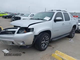2013 Chevrolet Avalanche LT with VIN 3GNMCFE04DG162646, listed as a IAAI auction lot 41591896 with 151,541 mi miles and . Bid and sale history available at DreamBid. Image 2.
