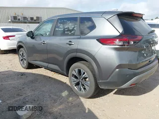 2023 Nissan Rogue SV z VIN 5N1BT3BA6PC897434, wystawiony jako IAAI lot #42287916 z przebiegiem Nie podano mil oraz . Historia ofert i sprzedaży dostępna na DreamBid. Obrazek 3.