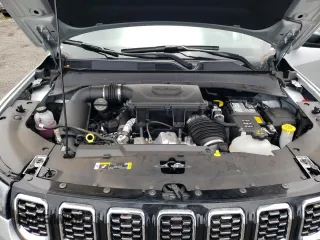 2025 Jeep Compass Limited z VIN 3C4NJDCN5ST525403, wystawiony jako Copart lot #64829565 z przebiegiem 7 790 mil mil oraz Czysty tytuł • Clean title. Historia ofert i sprzedaży dostępna na DreamBid. Obrazek 11.