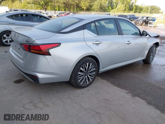 2024 Nissan Altima SV z VIN 1N4BL4DV3RN375951, wystawiony jako IAAI lot #42334342 z przebiegiem 24 068 mil mil oraz . Historia ofert i sprzedaży dostępna na DreamBid. Obrazek 4.