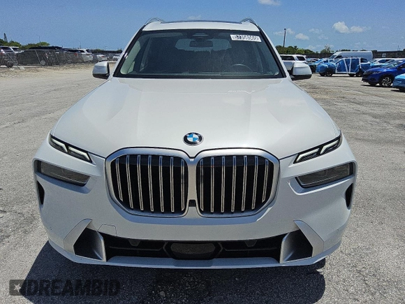 2025 BMW X7 xDrive40i z VIN 5UX23EM02S9W38321, wystawiony jako Copart lot #57358565 z przebiegiem 24 910 mil mil oraz Tytuł czysty. Historia ofert i sprzedaży dostępna na DreamBid. Obrazek 5.