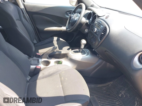 2012 Nissan Juke SL z VIN JN8AF5MV4CT127024, wystawiony jako IAAI lot #42426814 z przebiegiem 72 741 mil mil oraz . Historia ofert i sprzedaży dostępna na DreamBid. Obrazek 5.