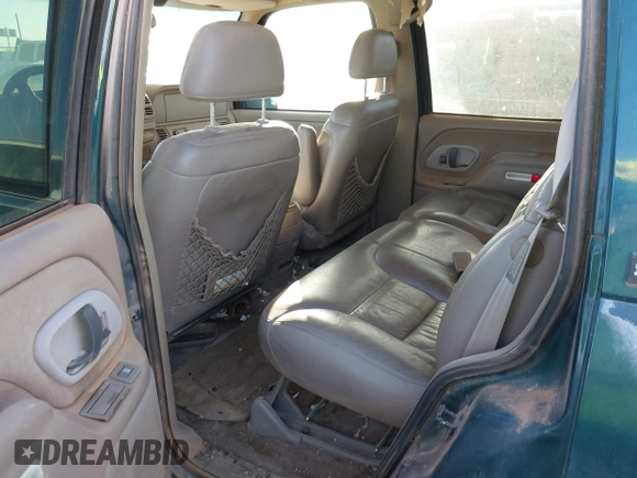 1997 GMC Yukon with VIN 1GKEK13R1VJ723409, listed as a IAAI auction lot 41512184 with 235,988 mi miles. Bid and sale history available at carsss.com. Image 8.