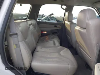 2001 GMC Yukon SLT with VIN 1GKEK13T41R171024, listed as a IAAI auction lot 41582633 with 216,077 mi miles. Bid and sale history available at carsss.com. Image 8.