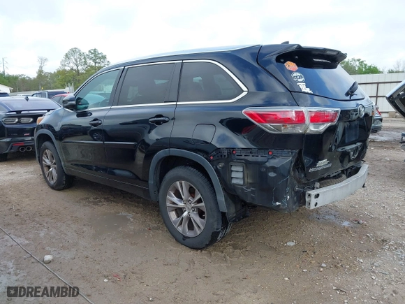 2014 Toyota Highlander XLE with VIN 5TDKKRFH9ES021924, listed as a IAAI auction lot 41826858 with 302,407 mi miles. Bid and sale history available at carsss.com. Image 3.