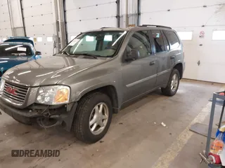 2008 GMC Envoy SLT z VIN 1GKDT13S082134197, wystawiony jako IAAI lot #41936678 z przebiegiem 140 524 mil mil oraz . Historia ofert i sprzedaży dostępna na DreamBid. Obrazek 2.