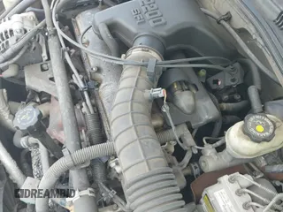 2000 Chevrolet Cavalier z VIN 1G1JC1241Y7123917, wystawiony jako IAAI lot #42683589 z przebiegiem 74 267 mil mil oraz . Historia ofert i sprzedaży dostępna na DreamBid. Obrazek 19.