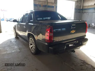 2011 Chevrolet Avalanche LTZ with VIN 3GNTKGE31BG317309, listed as a IAAI auction lot 41625790 with 280,943 mi miles. Bid and sale history available at carsss.com. Image 3.