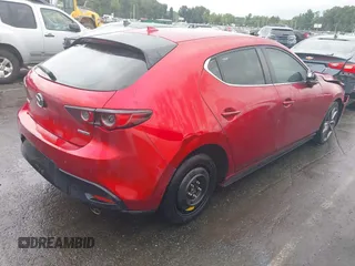 2019 Mazda 3 Preferred z VIN JM1BPAMM2K1135386, wystawiony jako IAAI lot #40367062 z przebiegiem 9 999 mil mil oraz . Historia ofert i sprzedaży dostępna na DreamBid. Obrazek 4.