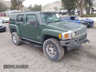2006 Hummer H3 with VIN 5GTDN136868108992, listed as a IAAI auction lot 42053849 with 110,139 mi miles. Bid and sale history available at carsss.com. Image 1.
