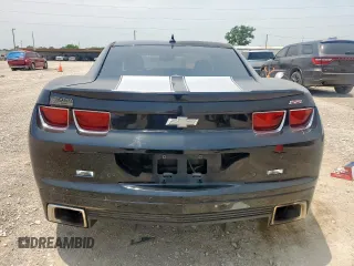 2010 Chevrolet Camaro 2SS z VIN 2G1FK1EJ9A9202184, wystawiony jako Copart lot #56233775 z przebiegiem 224 925 mil mil oraz Szkody całkowita. Historia ofert i sprzedaży dostępna na DreamBid. Obrazek 6.