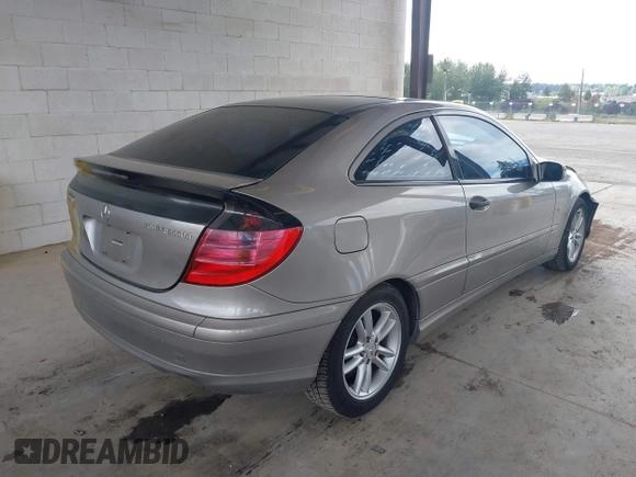 2003 Mercedes-Benz C 230 Kompressor с VIN WDBRN40JX3A510054, выставлен на аукционе IAAI как лот 41787452 с пробегом 237 506 миль миль и . История ставок и продаж доступна на DreamBid. Изображение 4.