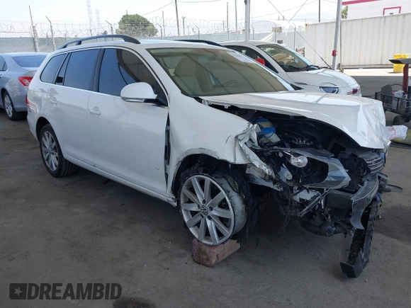 2013 Volkswagen Jetta TDI w/Sunroof & Nav with VIN 3VWPL7AJ6DM626450, listed as a IAAI auction lot 42586372 with 154,473 mi miles and . Bid and sale history available at DreamBid. Image 1.