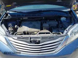 2014 Toyota Sienna XLE with VIN 5TDYK3DC5ES481399, listed as a IAAI auction lot 42085550 with 154,157 mi miles. Bid and sale history available at carsss.com. Image 10.