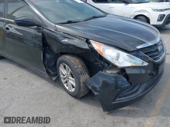 2012 Hyundai Sonata GLS with VIN 5NPEB4AC4CH462892, listed as a IAAI auction lot 41829985 with 220,605 mi miles and . Bid and sale history available at carsss.com. Image 6.