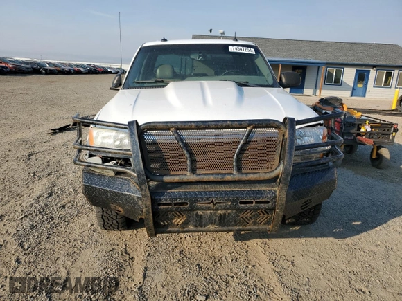2003 GMC Sierra 1500HD SLT z VIN 1GTGK13U53F217669, wystawiony jako Copart lot #74547254 z przebiegiem 204 966 mil mil oraz Czysty tytuł • Clean title. Historia ofert i sprzedaży dostępna na DreamBid. Obrazek 5.