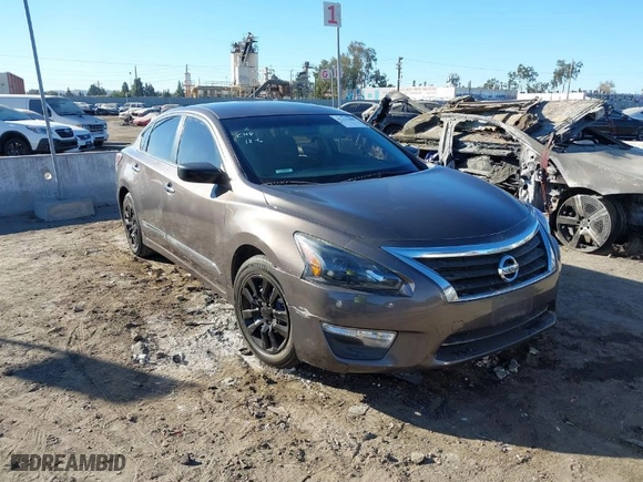 2015 Nissan Altima 2.5 S with VIN 1N4AL3APXFC442757, listed as a IAAI auction lot 41133480 with 154,731 mi miles. Bid and sale history available at carsss.com. Image 1.