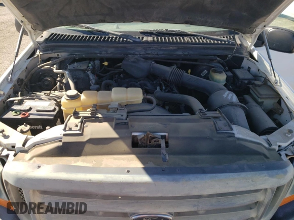 2001 Ford F-250 XL z VIN 1FTNF21L31EC98816, wystawiony jako Copart lot #72825944 z przebiegiem 145 083 mil mil oraz Szkoda całkowita • Salvage title. Historia ofert i sprzedaży dostępna na DreamBid. Obrazek 11.