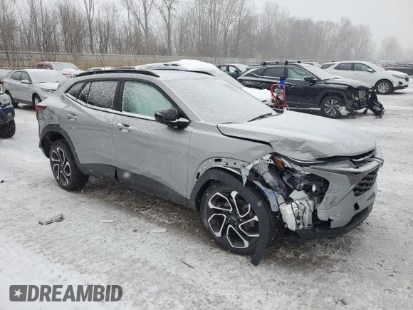 2024 Chevrolet Trax 2RS with VIN KL77LJE27RC124278, listed as a Copart auction lot 44200785 with 6,365 mi miles and Non Repairable. Bid and sale history available at DreamBid. Image 4.