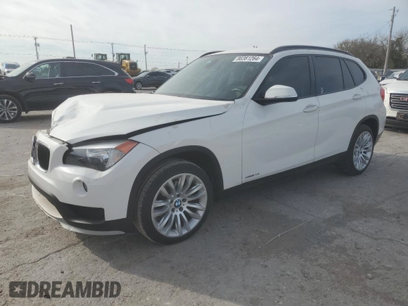 2015 BMW X1 sDrive28i with VIN WBAVM1C50FV498720, listed as a Copart auction lot 80381264 with 0 mi miles and Salvage Title. Bid and sale history available at carsss.com. Image 1.
