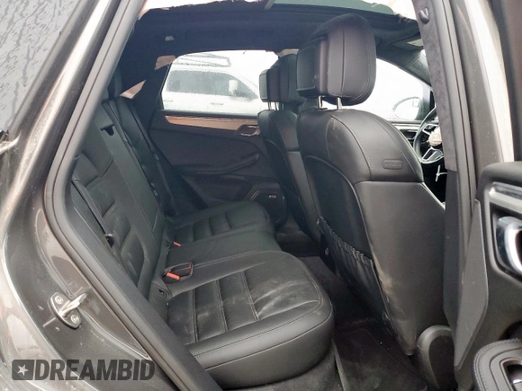2018 Porsche Macan Turbo z VIN WP1AF2A51JLB71315, wystawiony jako Copart lot #45005505 z przebiegiem 44 447 mil mil oraz Szkoda całkowita • Salvage title. Historia ofert i sprzedaży dostępna na DreamBid. Obrazek 10.