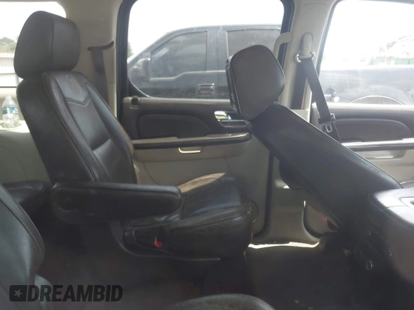 2014 Cadillac Escalade ESV Platinum with VIN 1GYS3KEF9ER241951, listed as a IAAI auction lot 42329074 with 239,665 mi miles and . Bid and sale history available at DreamBid. Image 8.