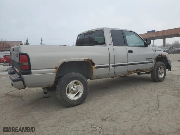 1998 Dodge Ram 1500 with VIN 3B7HF13Y9WG184111, listed as a Copart auction lot 88115755 with 118,011 mi miles and Salvage Title. Bid and sale history available at carsss.com. Image 3.
