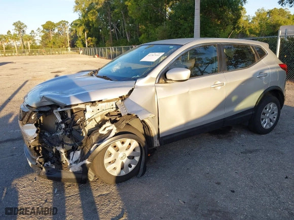 2018 Nissan Rogue Sport S with VIN JN1BJ1CP8JW157281, listed as a IAAI auction lot 41767111 with 119,614 mi miles. Bid and sale history available at carsss.com. Image 2.