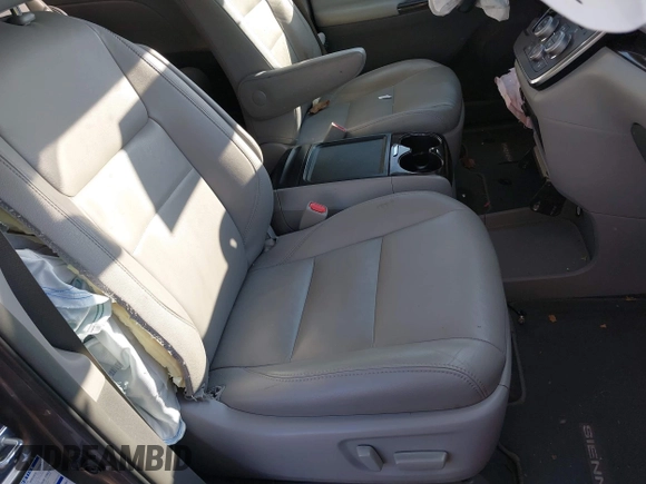 2018 Toyota Sienna XLE with VIN 5TDDZ3DCXJS199733, listed as a IAAI auction lot 41357266 with 66,692 mi miles. Bid and sale history available at carsss.com. Image 5.