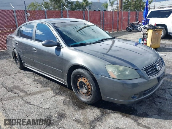 2005 Nissan Altima 2.5 S with VIN 1N4AL11E85N442486, listed as a IAAI auction lot 41758586 with 193,990 mi miles. Bid and sale history available at carsss.com. Image 1.