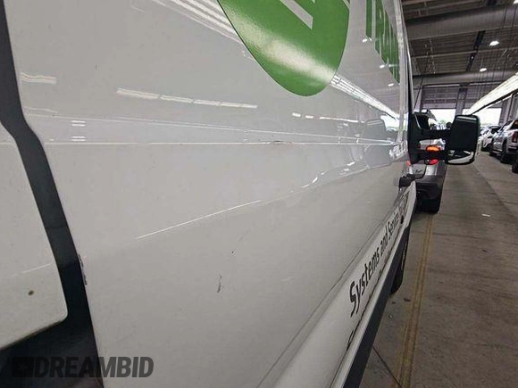2019 Ford Transit z VIN 1FTYR1YG8KKB48131, wystawiony jako IAAI lot #42624631 z przebiegiem 115 298 mil mil oraz . Historia ofert i sprzedaży dostępna na DreamBid. Obrazek 12.