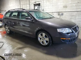 2008 Volkswagen Passat Komfort with VIN WVWLK73C88E240272, listed as a Copart auction lot 57714685 with 155,441 mi miles and Clean title. Bid and sale history available at DreamBid. Image 4.