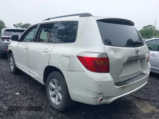 2010 Toyota Highlander with VIN 5TDBK3EH5AS011531, listed as a IAAI auction lot 42521352 with 198,605 mi miles and . Bid and sale history available at DreamBid. Image 3.