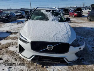 2024 Volvo XC60 Recharge Plug-In Hybrid Plus Dark Theme with VIN YV4H60DL4R1828689, listed as a Copart auction lot 88291785 with 1,037 mi miles and Salvage Title. Bid and sale history available at carsss.com. Image 5.