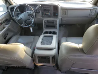 2006 Chevrolet Silverado 3500 DRW LT1 with VIN 1GCJK33DX6F142117, listed as a Copart auction lot 76250014 with 0 mi miles and Salvage Title. Bid and sale history available at carsss.com. Image 8.