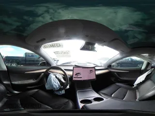 2021 Tesla Model 3 Performance z VIN 5YJ3E1EC5MF984891, wystawiony jako IAAI lot #42071151 z przebiegiem 72 883 mil mil oraz . Historia ofert i sprzedaży dostępna na DreamBid. Obrazek 18.