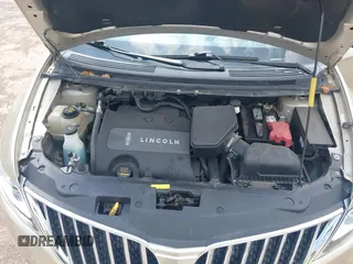 2011 Lincoln MKX with VIN 2LMDJ6JK5BBJ22825, listed as a IAAI auction lot 42158532 with 87,513 mi miles. Bid and sale history available at carsss.com. Image 10.